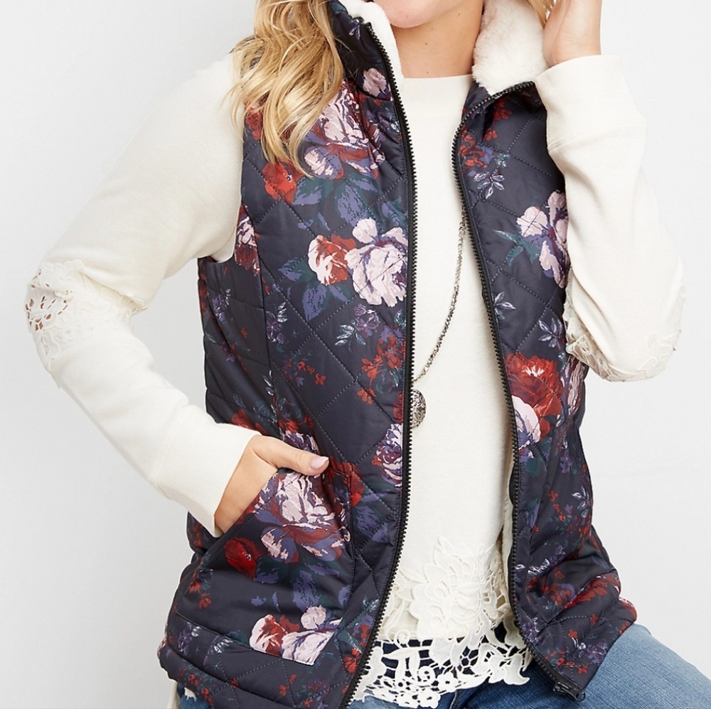MAURICES Puffer Vest Floral Like New Size Medium